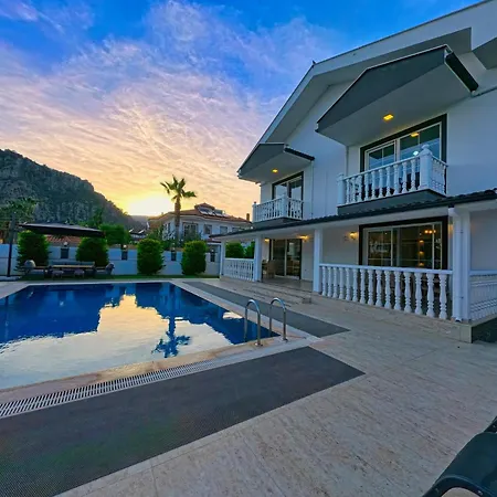 ヴィラ Dalyan Center Location Detached With Pool *