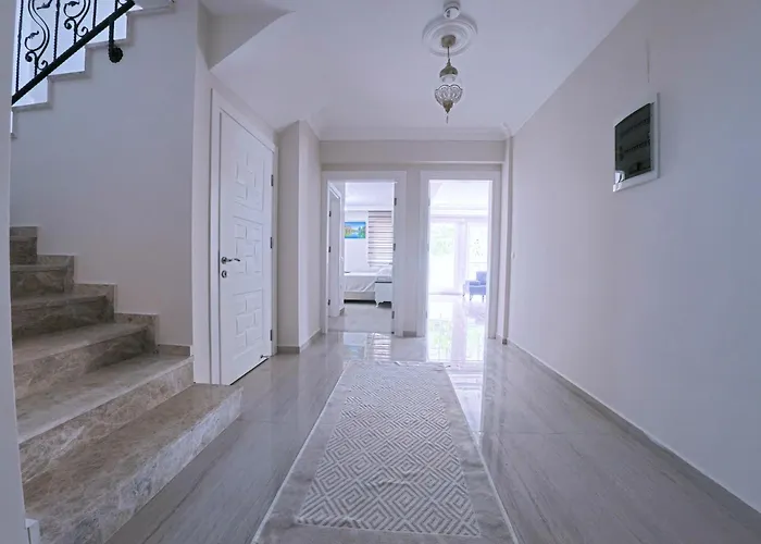 Dalyan Center Location Detached With Pool ヴィラ